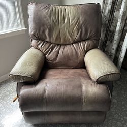 Chairs/couche
