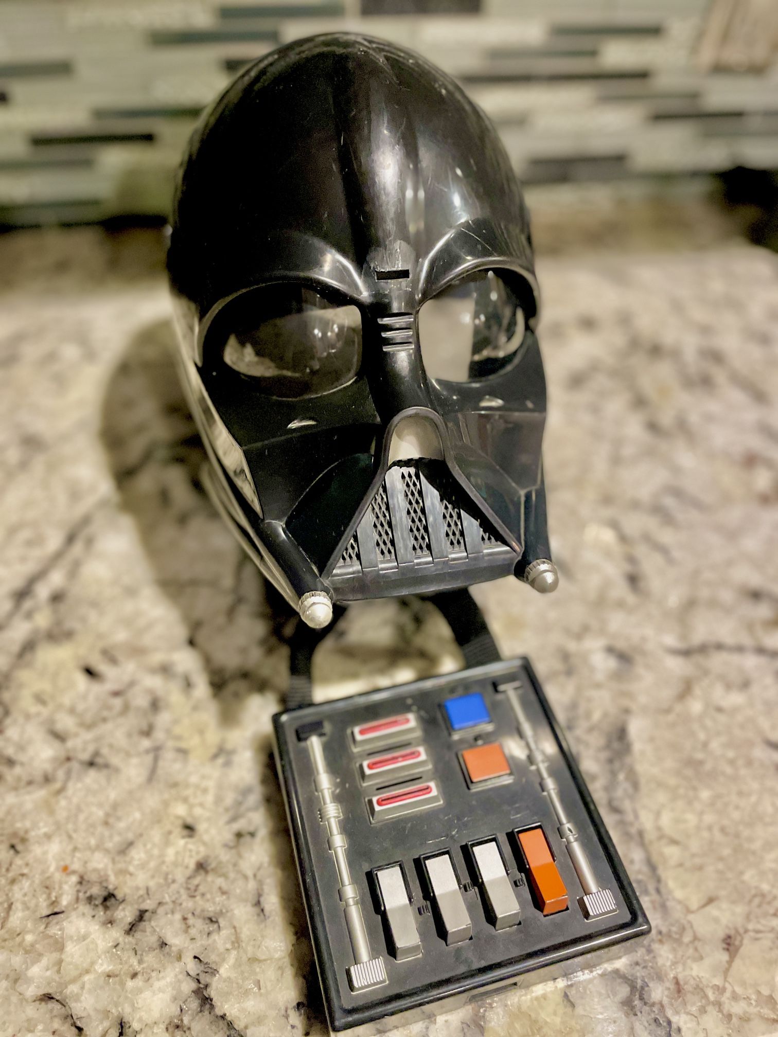 Star Wars Darth Vader Electronic Voice Changing Helmet 2004 Hasbro LucasFilm