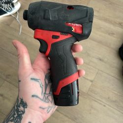 Milwaukee 1/4 Hex Impact Driver 