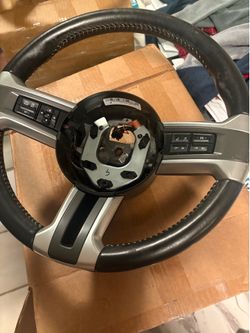 2011-2014 Ford Mustang Steering Wheel w/switches OWM