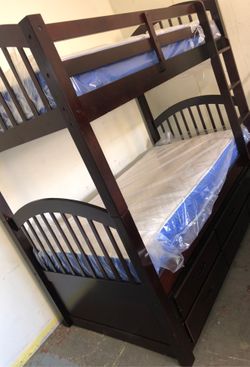 Bunkbed with trundle / 3 drawers T/T