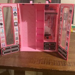 FREE Barbie Wardrobe 