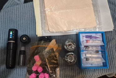 DH Atom2 Tattoo Machine & Goodies (Beginner Set Up)
