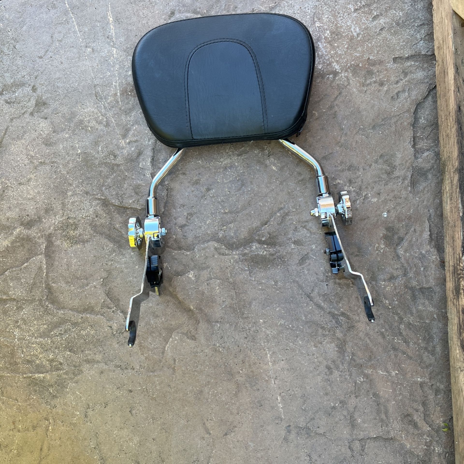 Adjustable Pasaanget Backrest For Harley