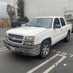 Chevy Avalanche 2004  1500 Automática En Buenas Condiciones 