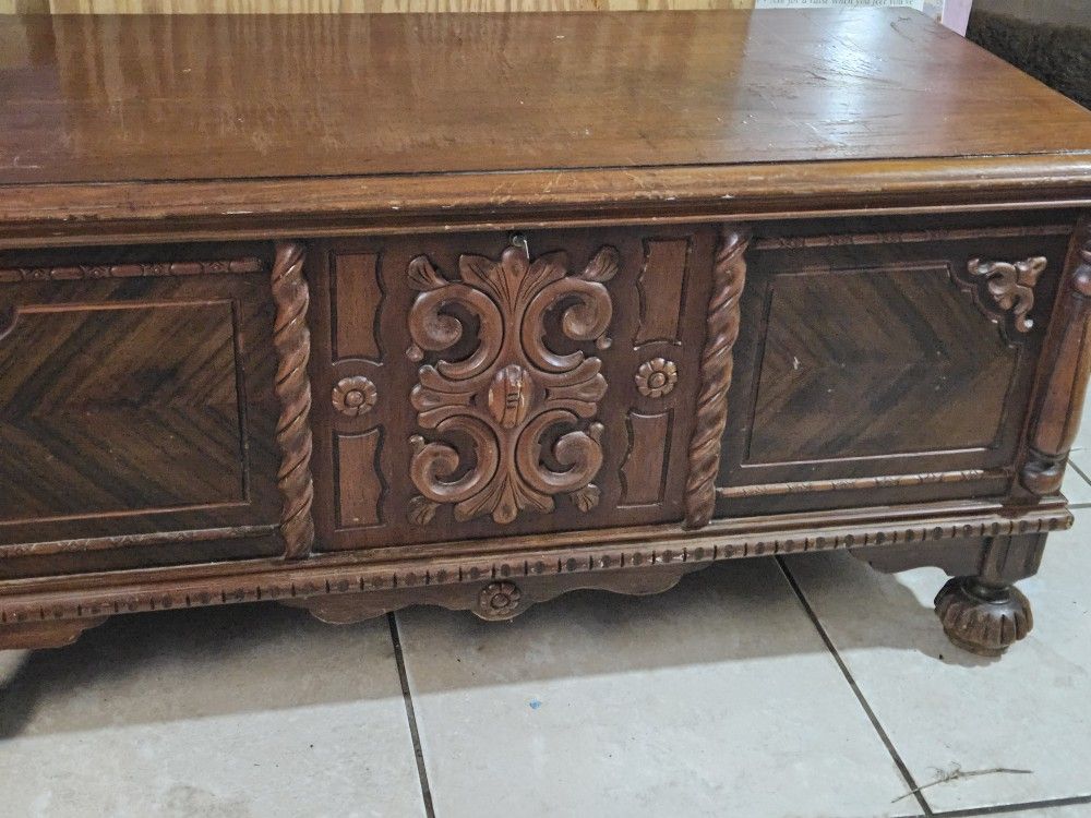 LANE Antique Cedar Chest $275.