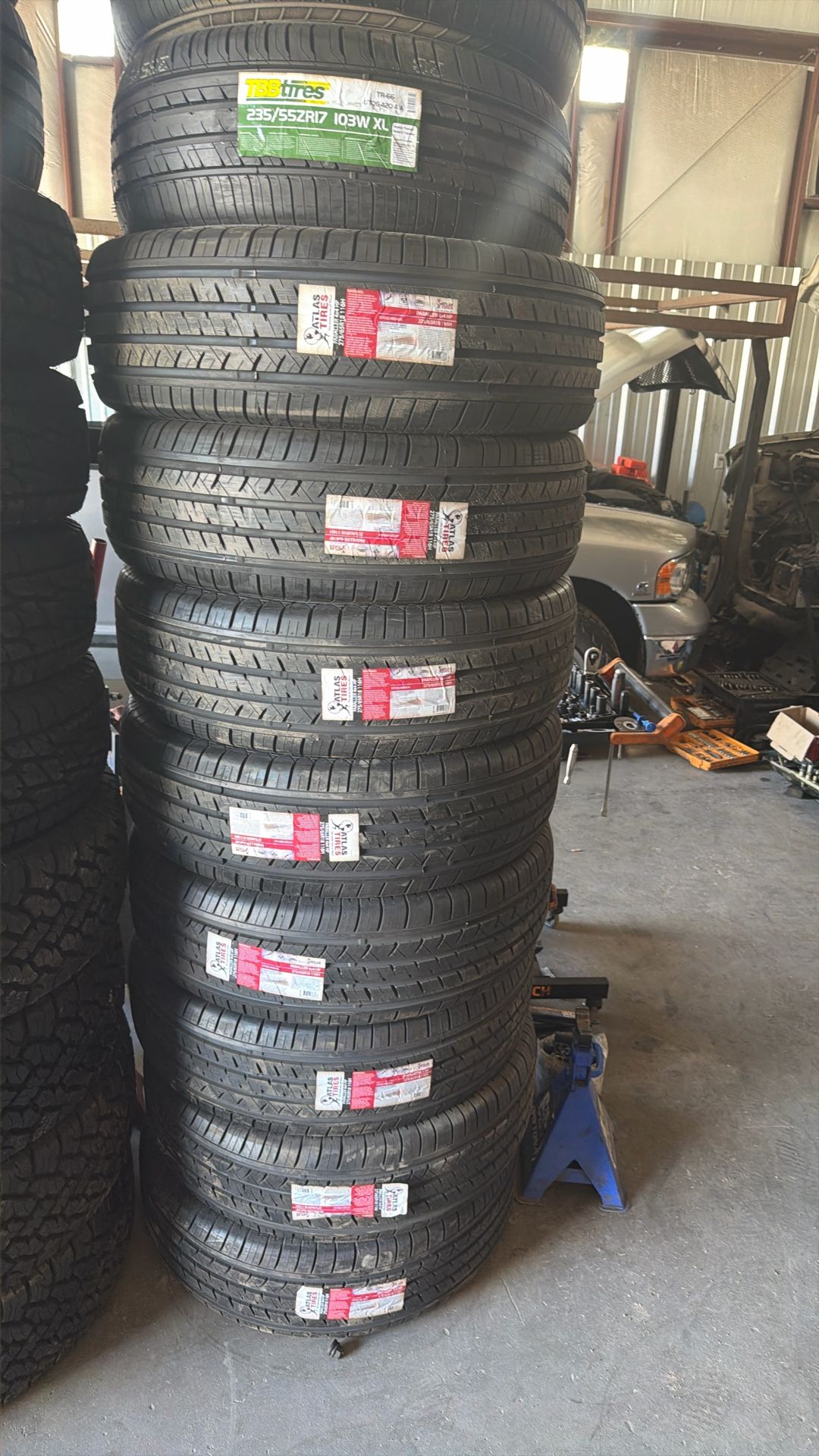 275/65/18 Atlas Tires Installed And Balanced / Instaladas Y Balanceadas 