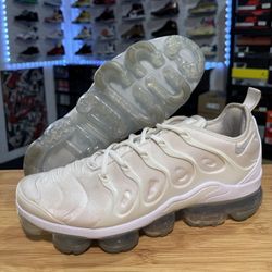 NIKE VAPORMAX PLUS WHITE SIZE 11