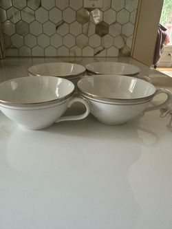 Set of 4 White Porcelain Tea Cups Gold Trim