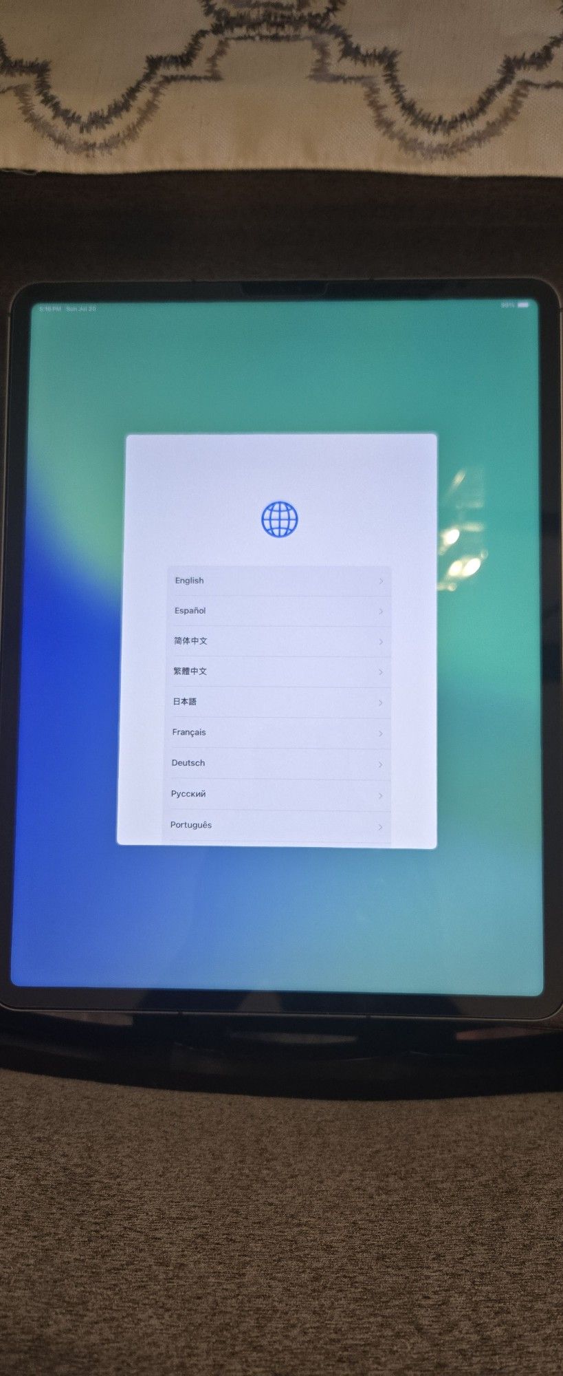 iPad Pro 12.9 Cellular 512GB Space Grey 5th Gen With Magic Keyboard And Screen Protector.