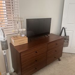 Walnut 6 drawer dresser