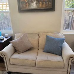 Loveseat 