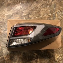 2016-2017 Hyundai Sonata RH Passenger Side Tail Lamp Assembly - Hyundai (92402-E6120) Genuine Part
