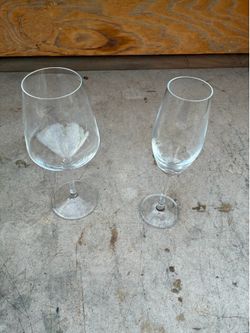 Free Wine Champagne glasses