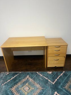 Beautiful Maple Desk with 4-Drawer Rolling Pedestal File Cabinet