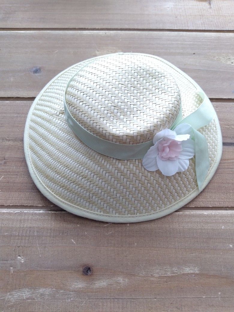 **AMERICAN DOLL** STRAW HAT W/FLOWER & RIBBON *DVD INCLUDED*