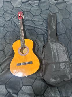 NEW GUITAR USED a little !!! Letting it go for cheep