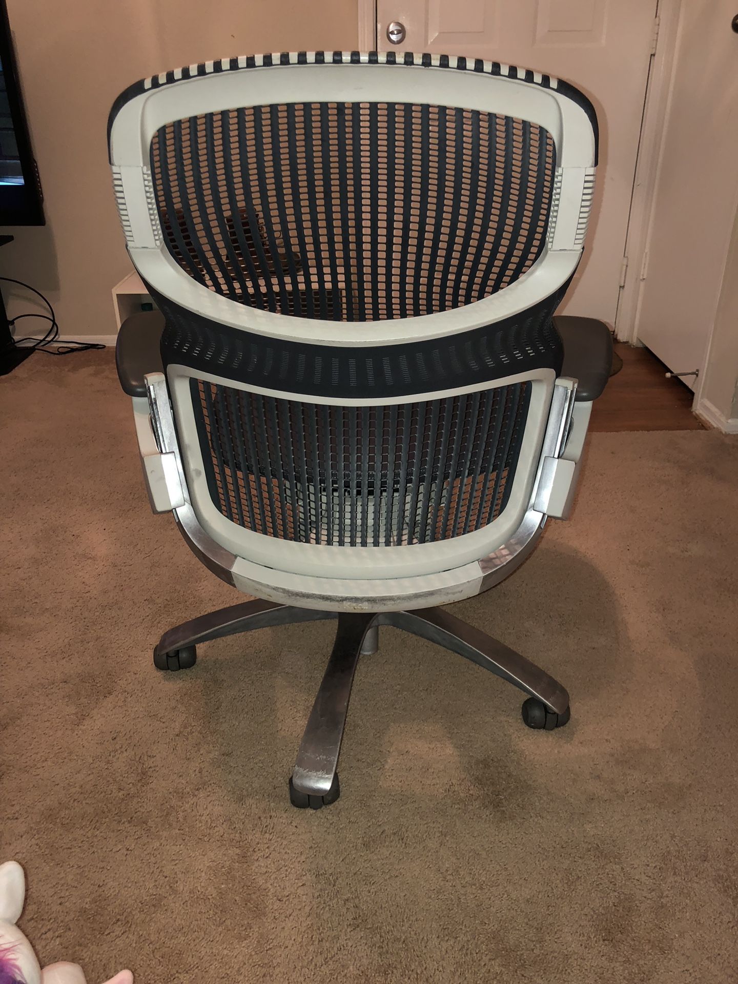 KHOLI Office chair