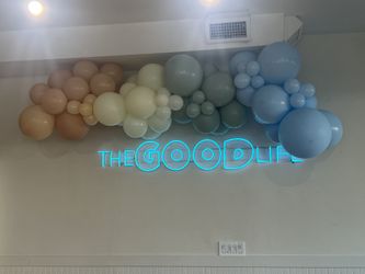 CUSTOM BALLOON ARCHES