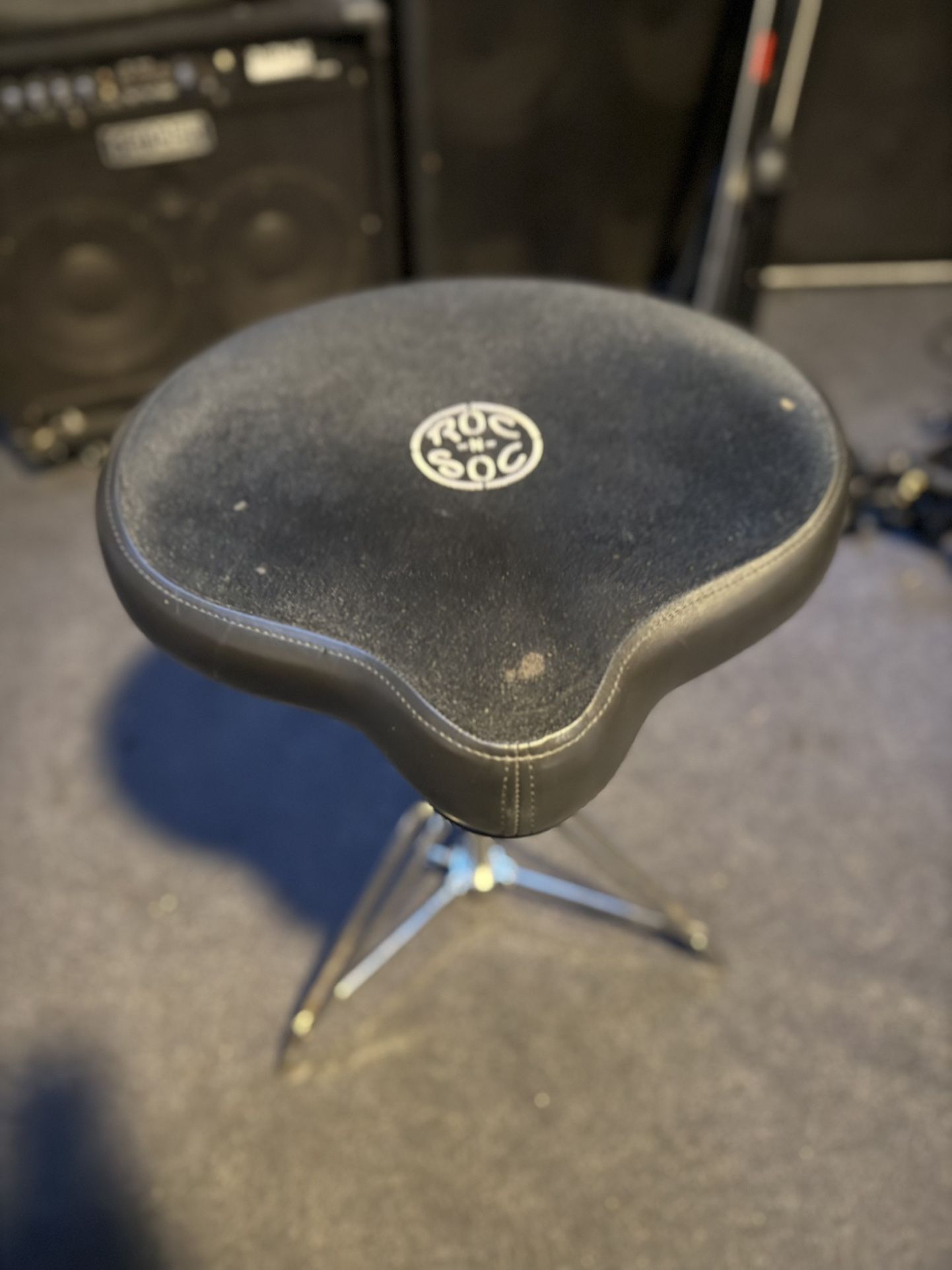 ROC N SOC hydraulic drum throne