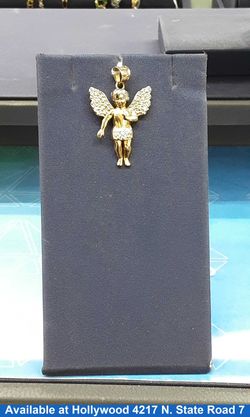 Religious Pendant - Yellow Gold 10k (.417) 2.2 grams