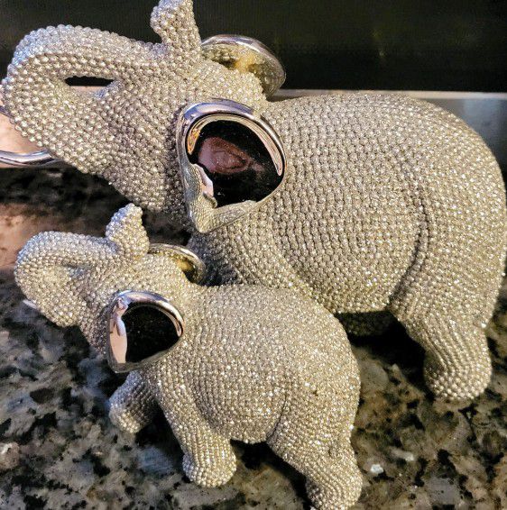 Brand  New Silver Sparkle Diamante Glitter Sitting Mother Baby Elephants Sculpture Ornament

