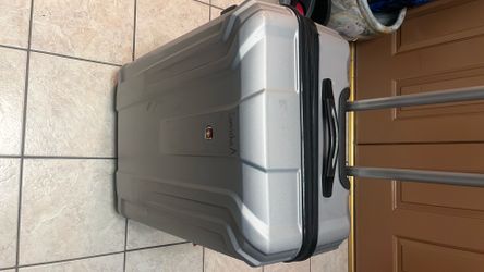 28 inches check in Swiss Gear luggage