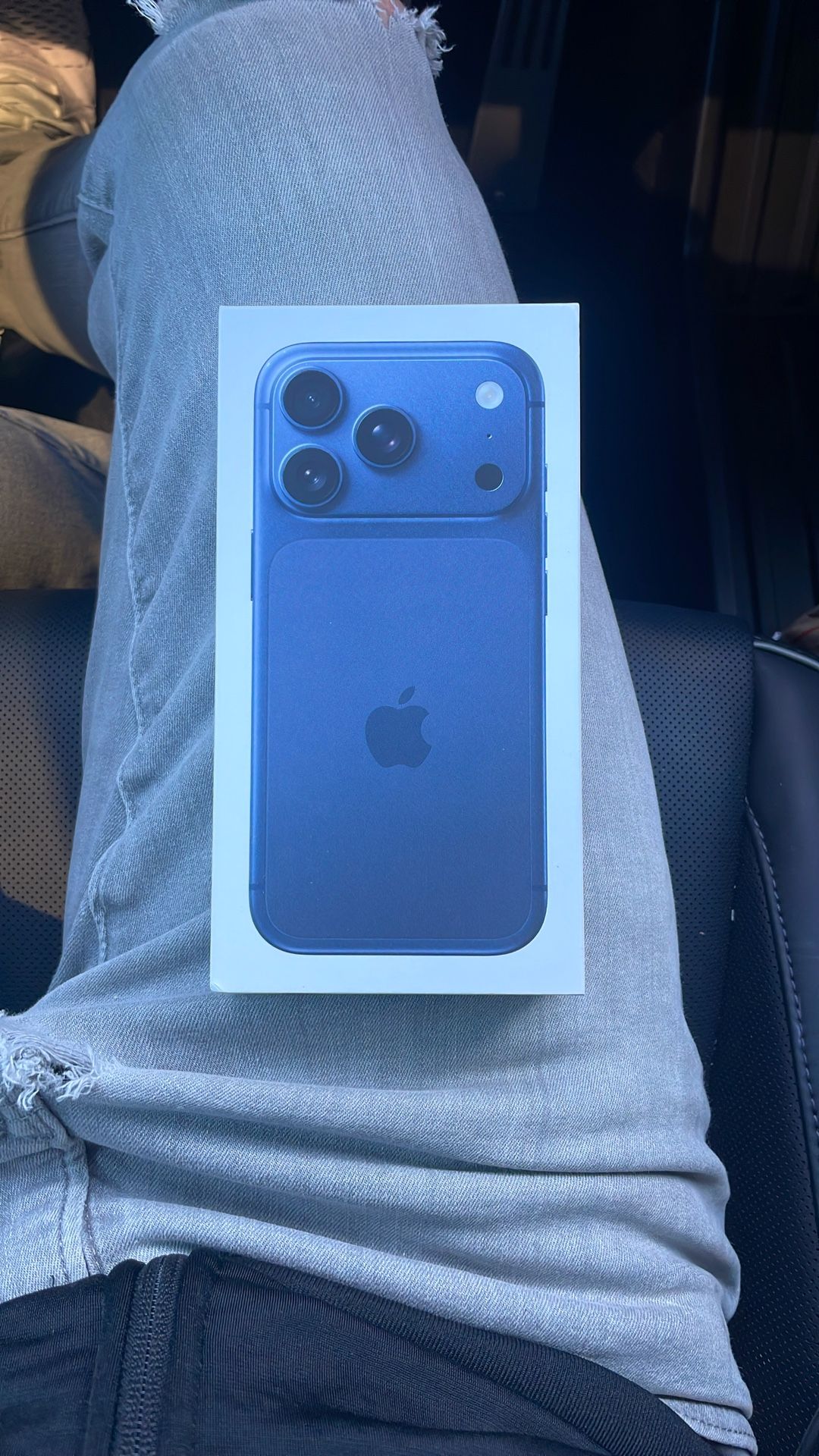 IPHONE 17 Pro 256g Brand New In The Box