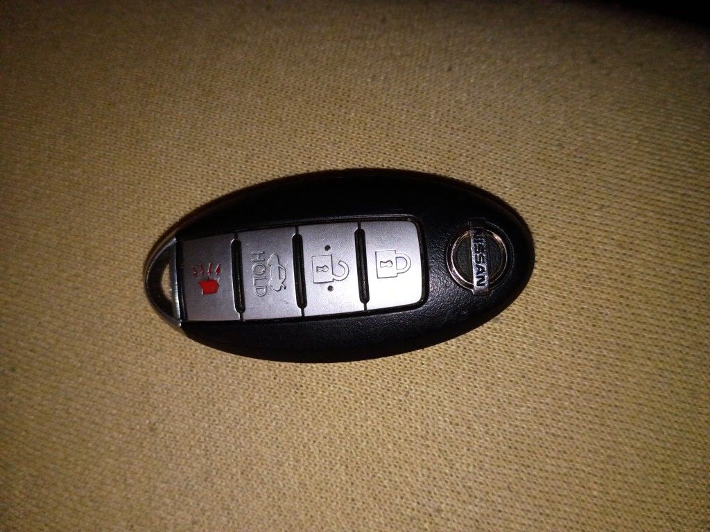 07 Altima Key Fob With Key 