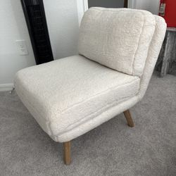 Sherpa Puffer Chair 