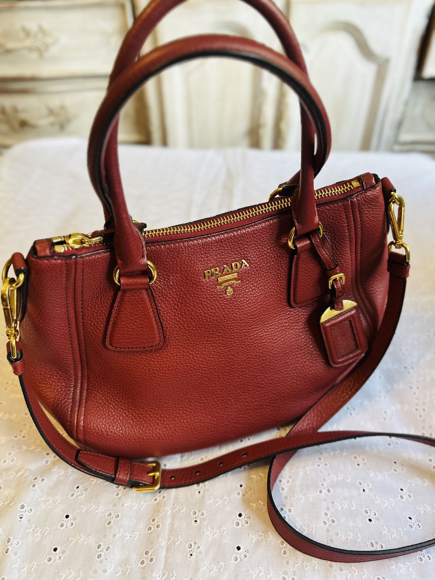 AUTHENTIC PRADA BAG LIKE NEW!