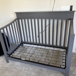 Crib/Toddler Bed