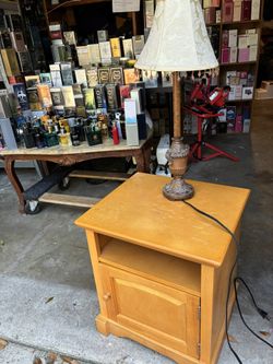 😍😍 Hermosa, Cajonera De Noche Y Lámpara☺️