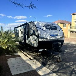 RV Trailer 31ft 2023 Forest River