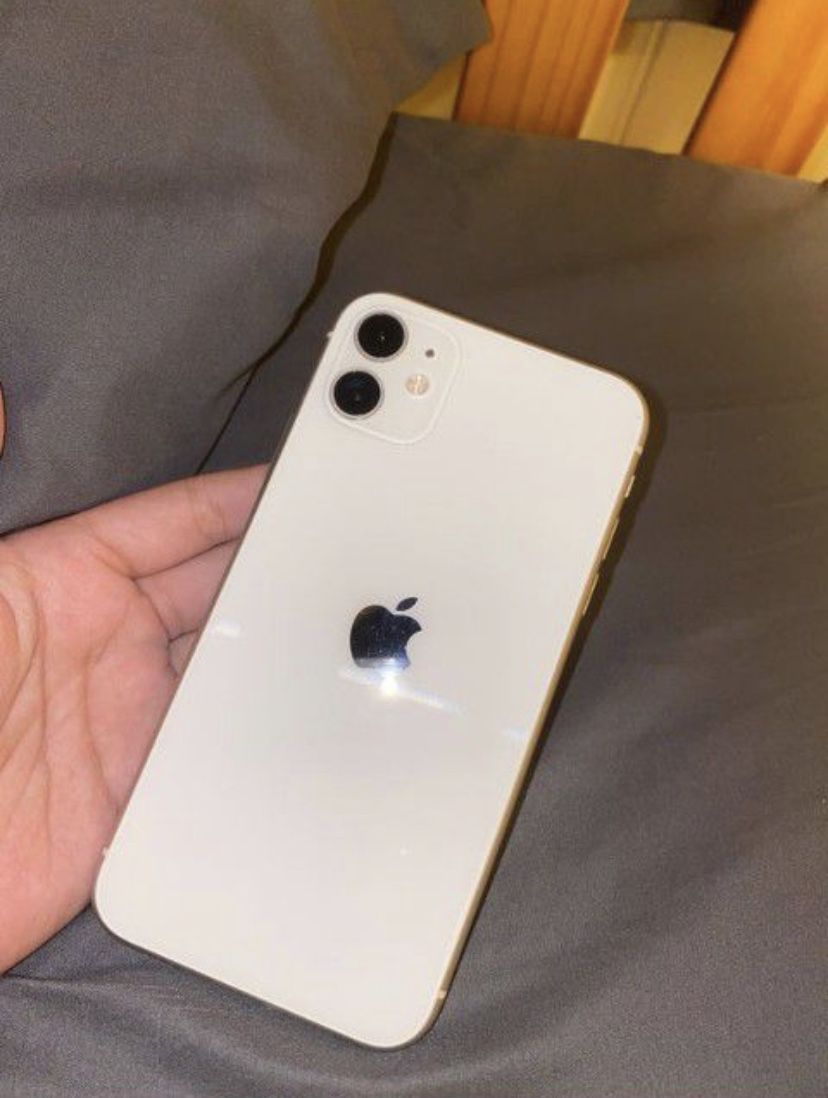 iPhone 11 white