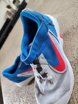 Nike 9downshifters  size 3Y with 2 signatures