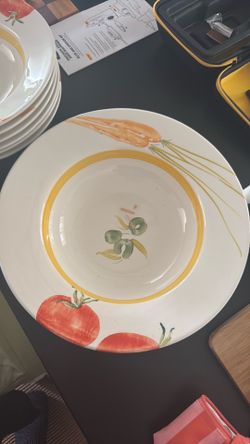 Crate & Barrel Verdura Serving Bowl, Made in Italy Designed by Judith Mosse Krug
