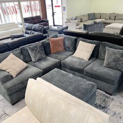 L Shaped Sectional With Ottoman & Storage 