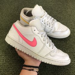  Nike Air Jordan 1 Low MultiColor White Blue Pink CW7033-100 Mens Size 10.5. 