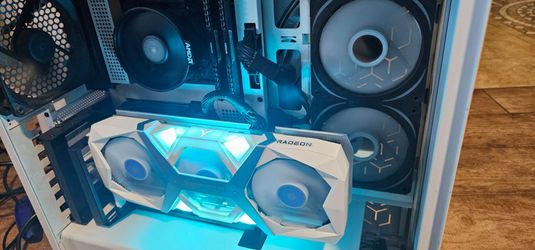 Gaming PC - AMD Ryzen 5 5600X, Radeon RX 6750 GRE 10GB, 32GB RAM, NZXT N7 b550