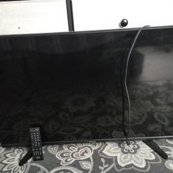 Toshiba 45 Inch  TV. With Remote Not A Smart tv.. 