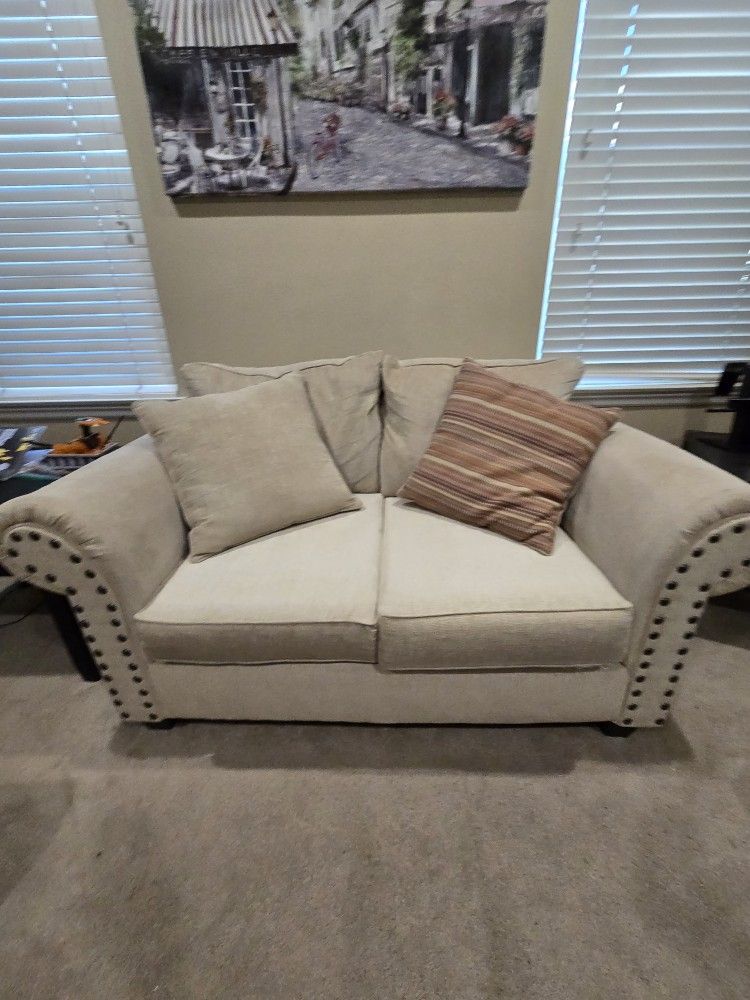 Love Seat And Two Armchairs