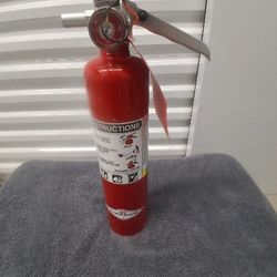 NEW "AMEREX" 2.5 LB DRY CHEMICAL FIRE EXTINGUISHER,  RARE FIND COMMERCIAL GRADE SMALL PRICE TO PAY FOR PIECE OF MIND!!!