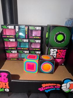 Needoh authentic / mini cubes / fuzz balls