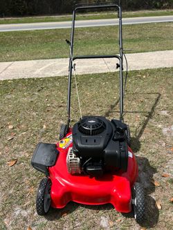Yard cutting machine The machine is like new, it works very well I can deliver