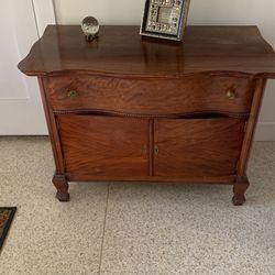 Tiger Oak Cabinet For Bed Side Entry Way Or Couch Table.