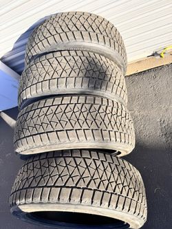 255 50 20 Bridgestone Blizzak DM-V2 winter tires 