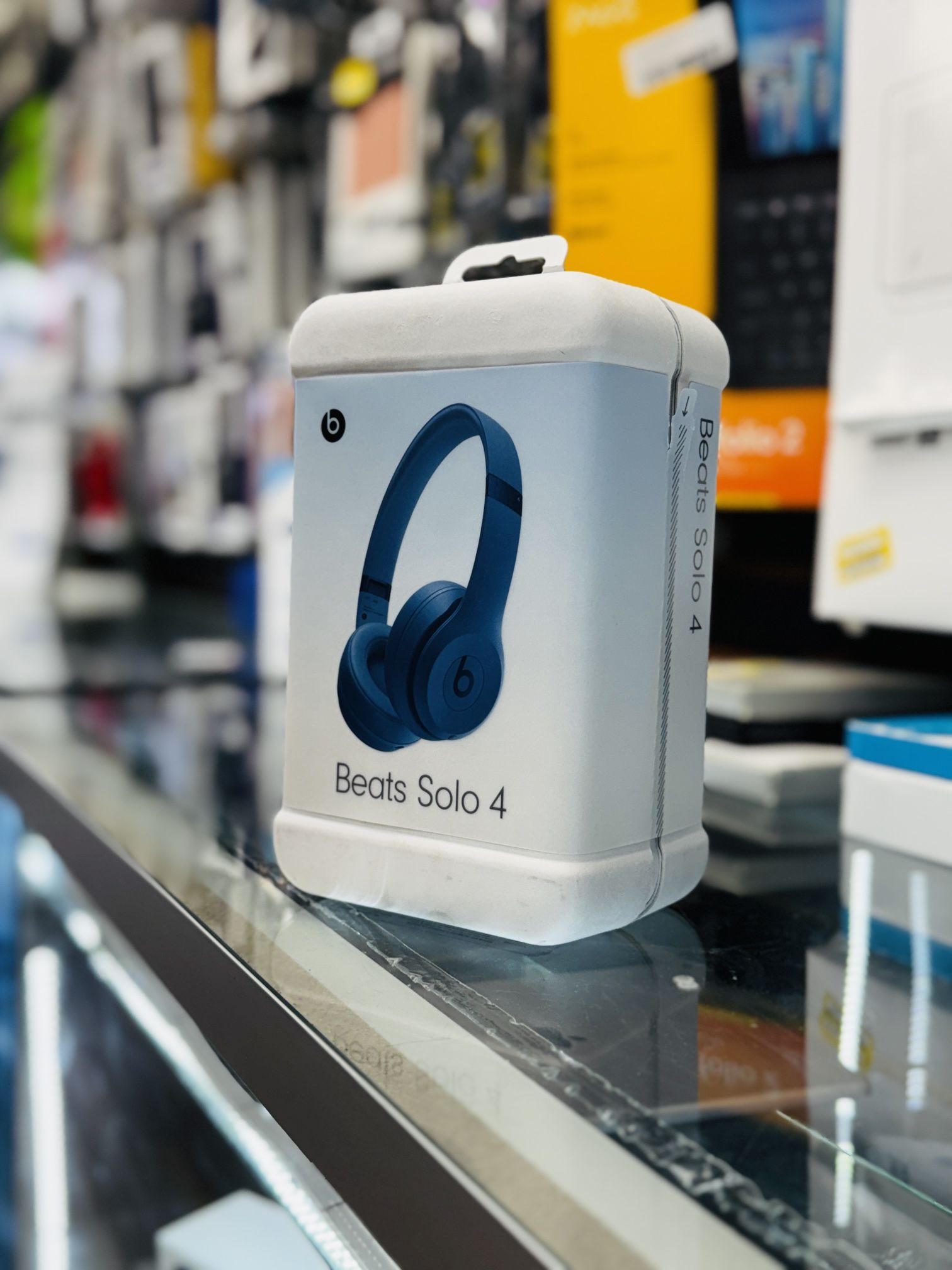 Beats Solo 4
