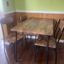 Table & Chairs 