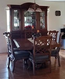 Stunning dining room set
